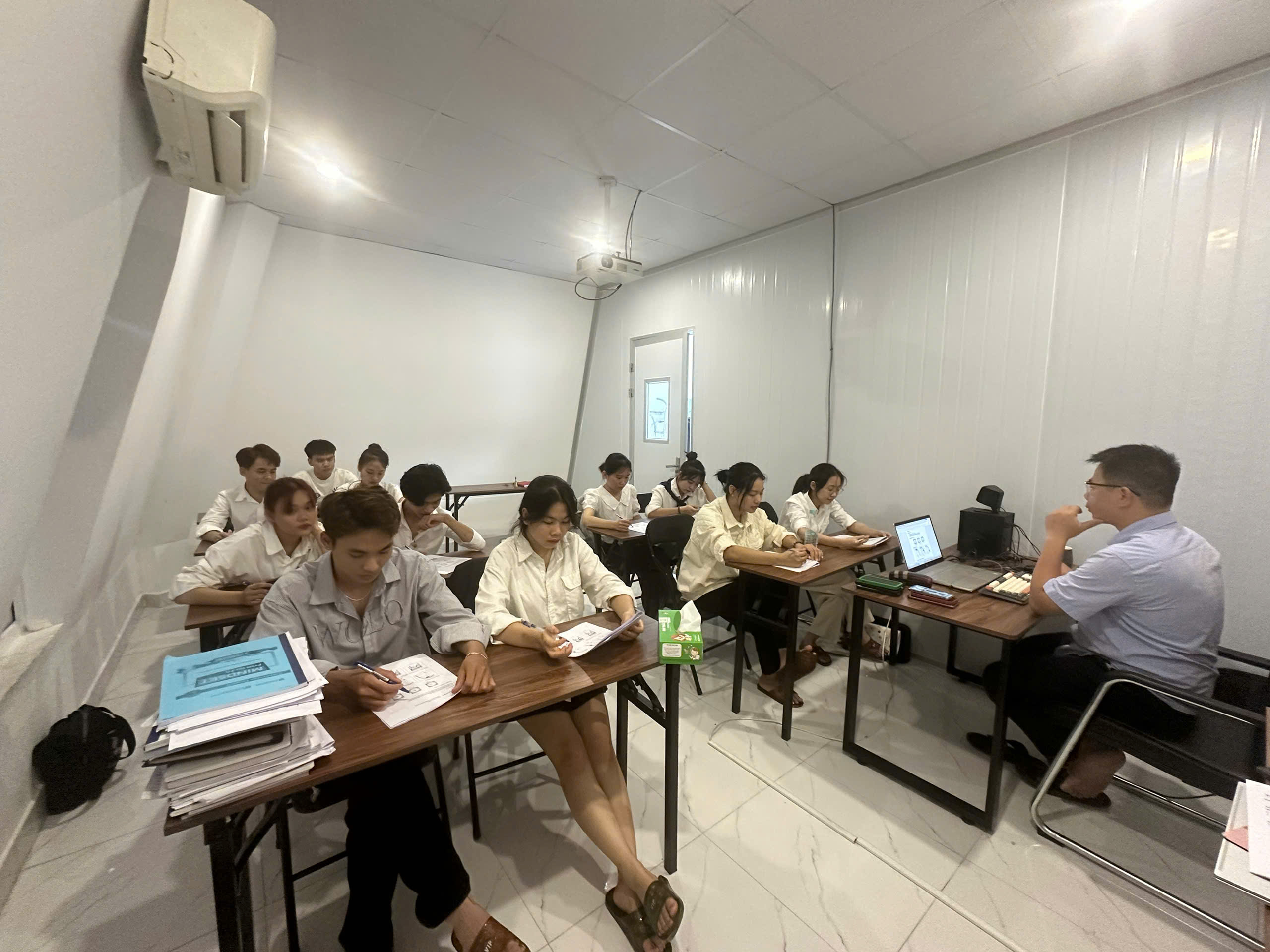 Các hoạt động hợp tác chiến lược & sản phẩm đầu tư nổi bật của ZeeHolding